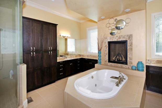 Log Cabin Lane, 1314_bath.jpg